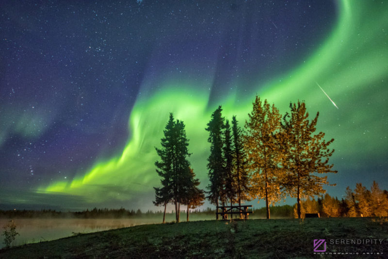 Auroral Wave and Meteor